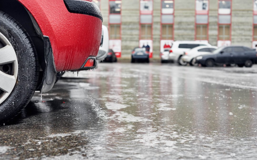 Separator substancji ropopochodnych na parkingu – dlaczego warto?