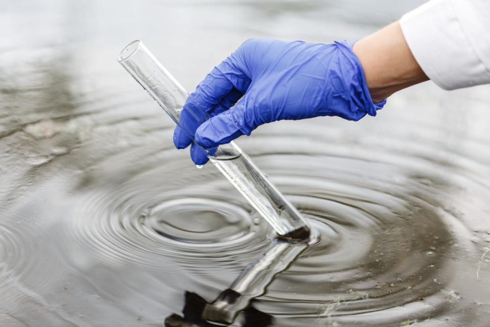 Przepisy dotyczące biologicznych oczyszczalni ścieków próbka wody